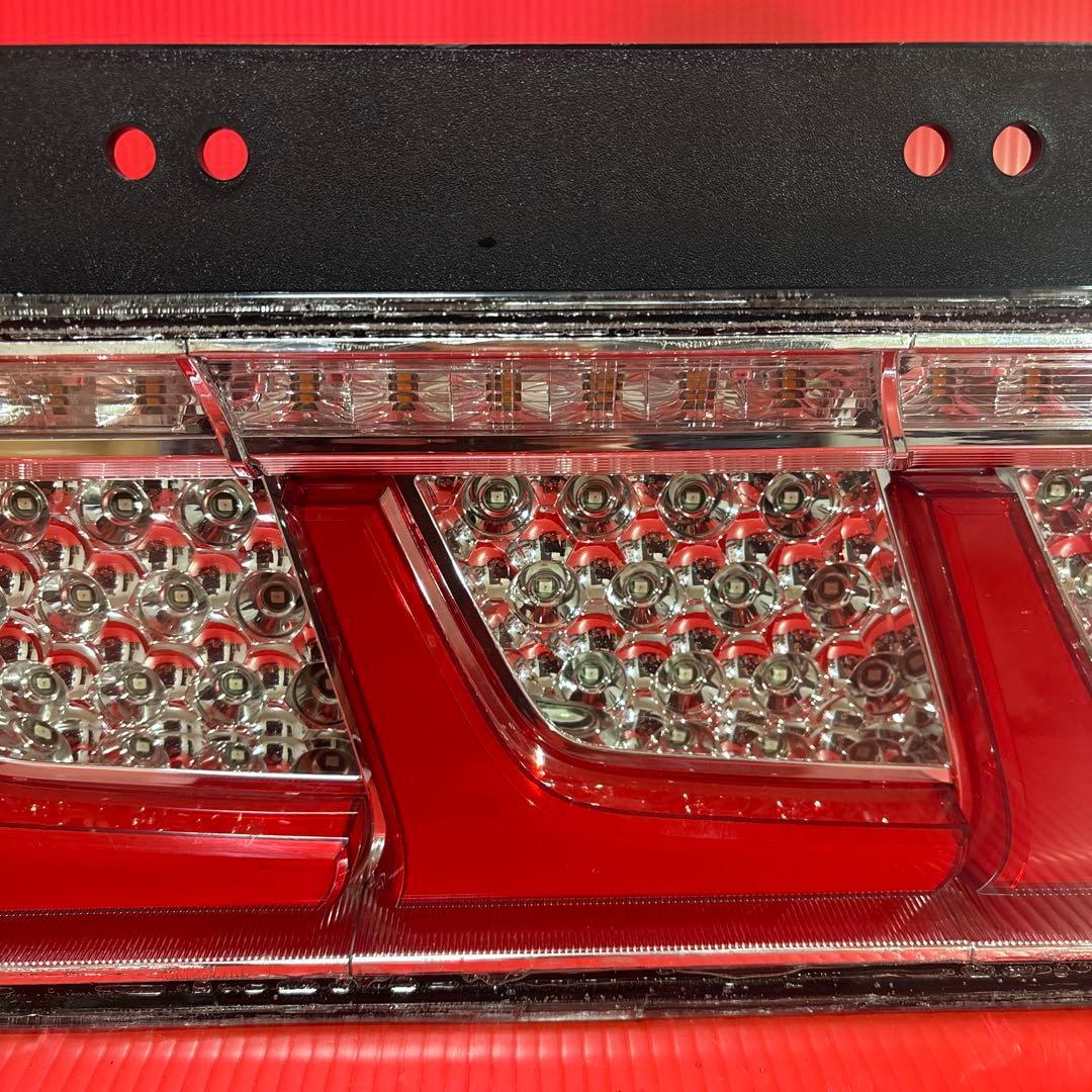 No.74 小糸 3連 車検対応状態 リメイク 新品レンズ 左 （助手席側）