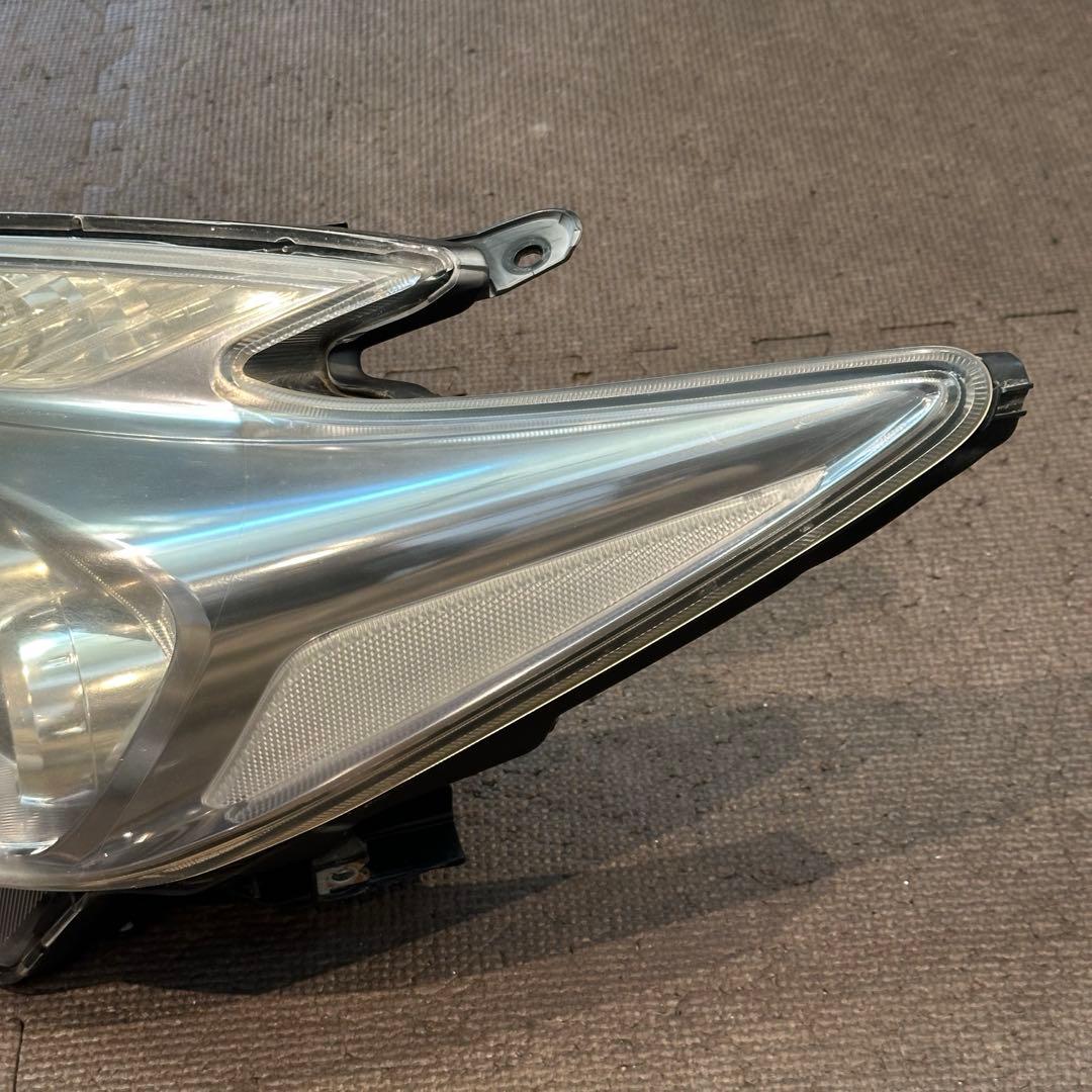 トヨタ 30プリウス 前期 純正ヘッドライト 左右セット