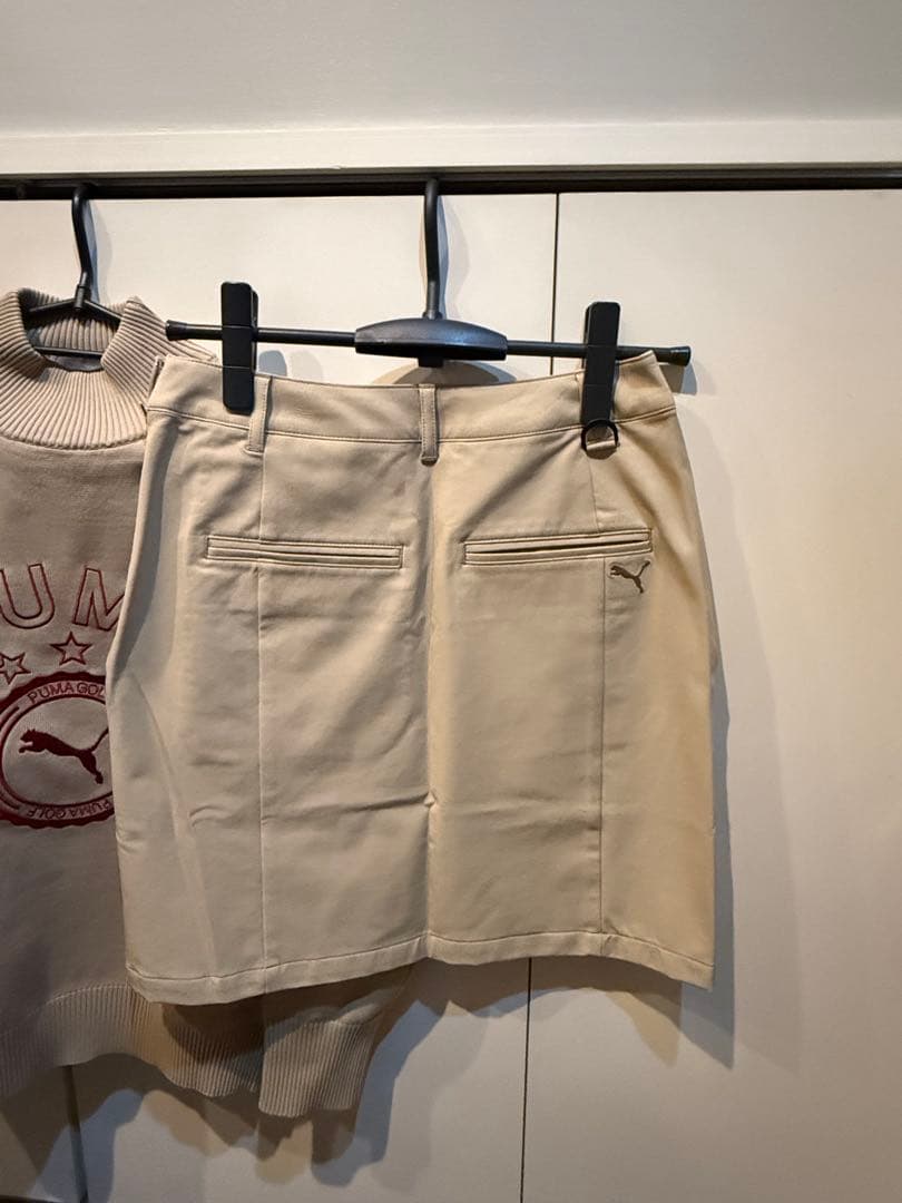 お値下げ　新品　PUMA ベージュ　スカートセット　M