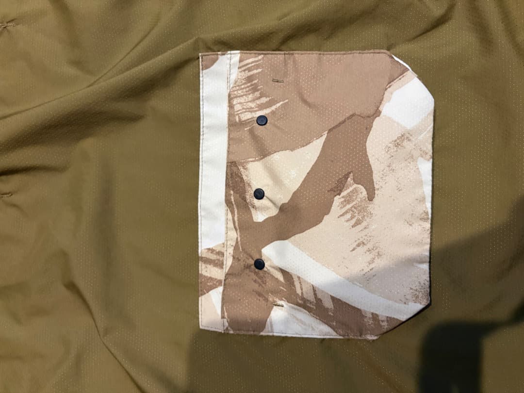 Nike フード付きウィンドブレーカー