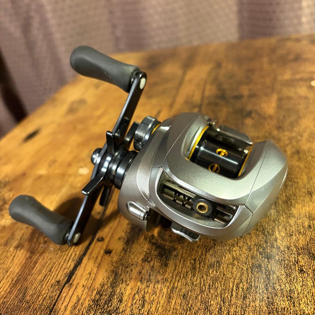 シマノ　アルデバラン　右巻き　MG7 SHIMANO ALDEBARAN