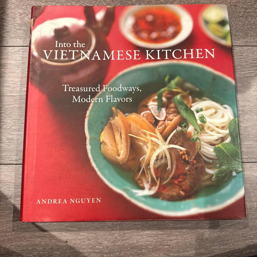 洋書 Into the Vietnamese Kitchen