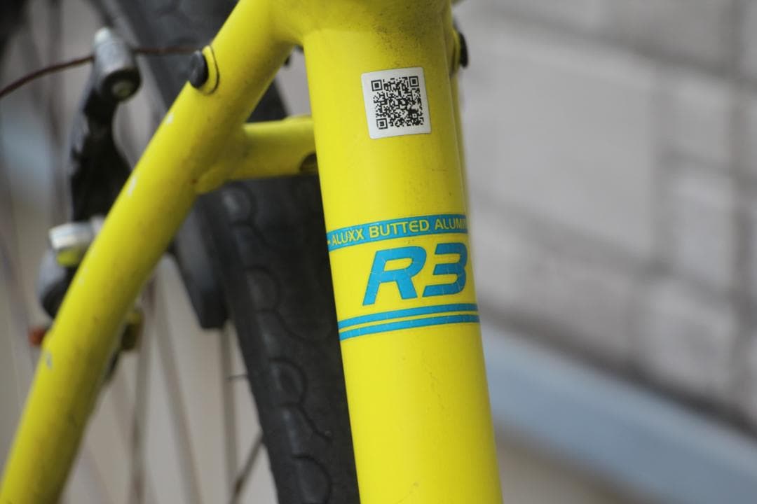 引き取り限定♪人気のジャイアント♪エスケープR3♪目立ちます♪レモンイエロー♪