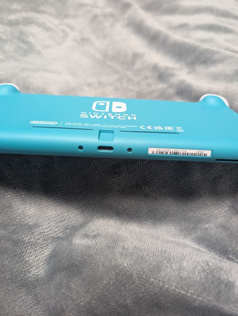 ターコイズ色Nintendo Switch Lite
