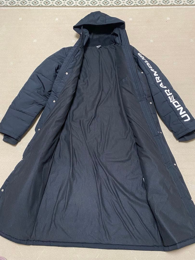 アンダーアーマー　ロング ベンチコート　ジャケット　1388242 2025 黒