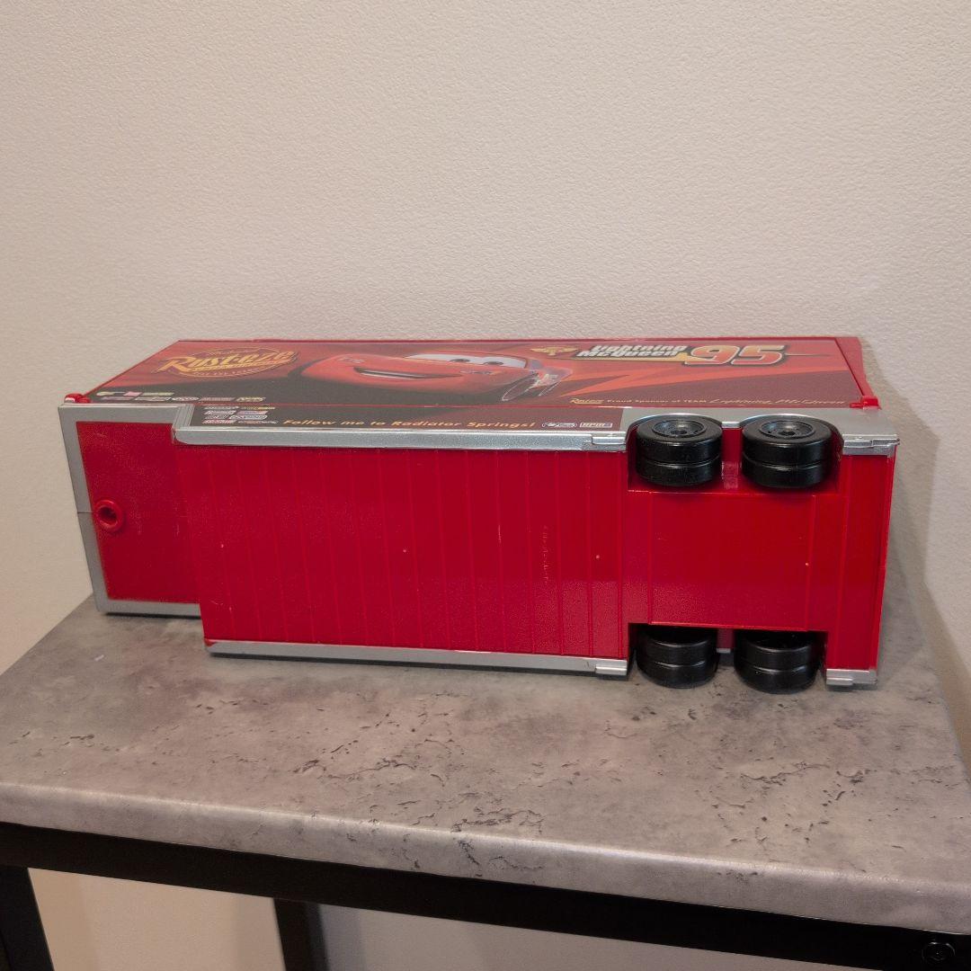 たくさんのせよう！大きなマック 大きなマックトレーラー　24台収納