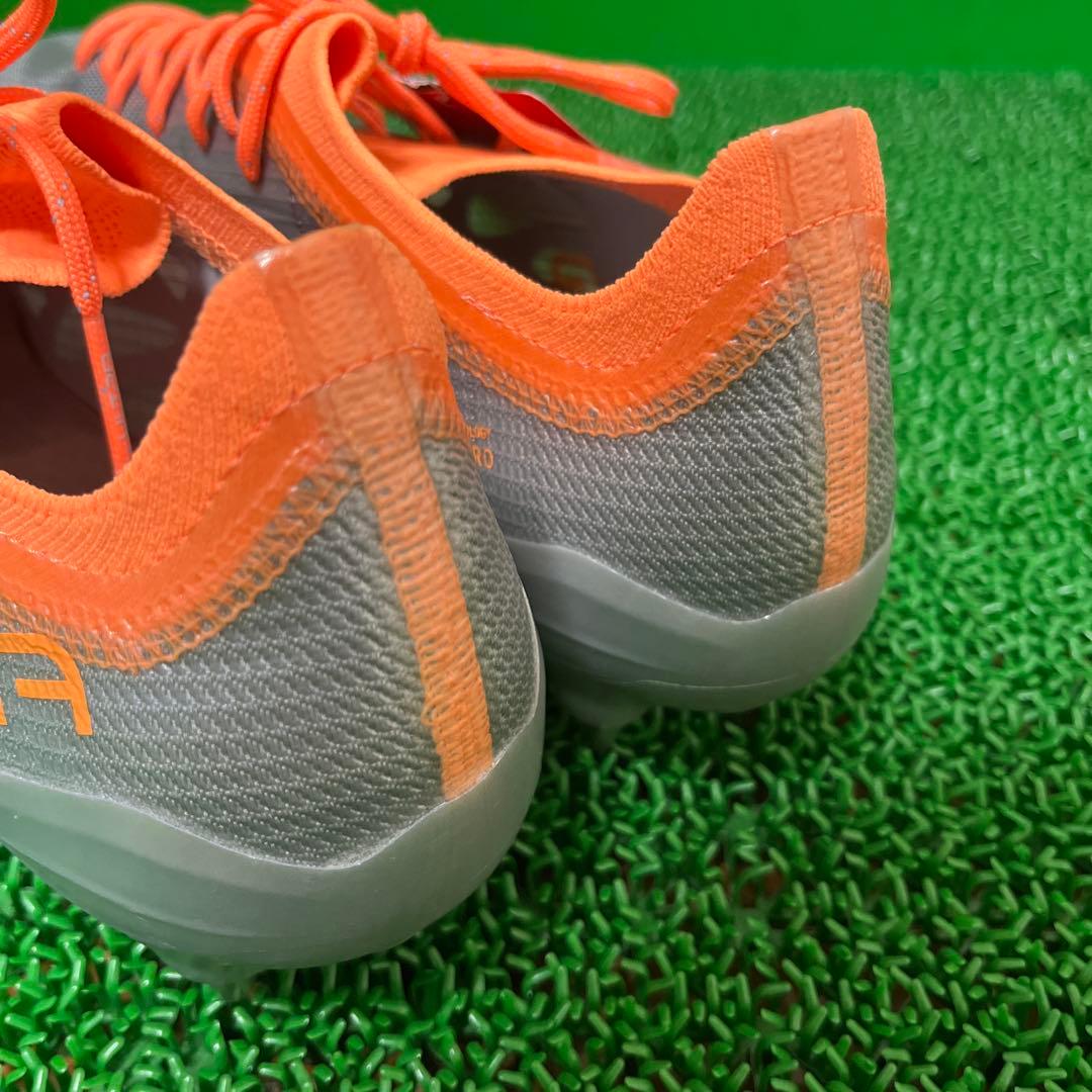 プーマ サッカースパイク ウルトラ 1.4 MXSG(シルバー×オレンジ)