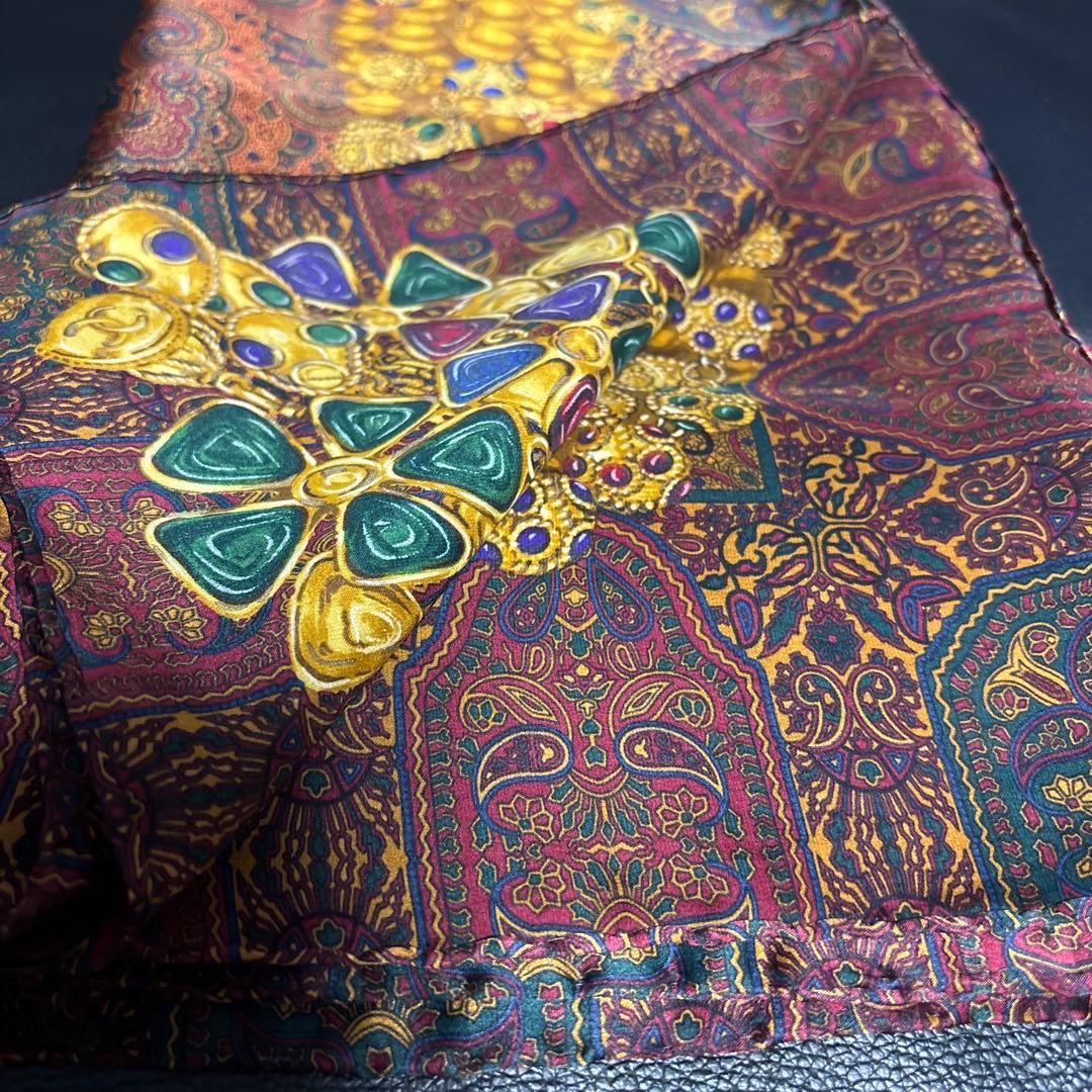 ★極美品CHANEL ペイズリー柄 シルクスカーフ　大判