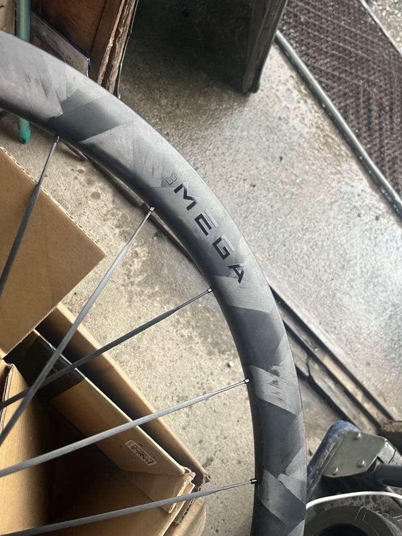 爆*履様 MEGA カーボンホイール 完組