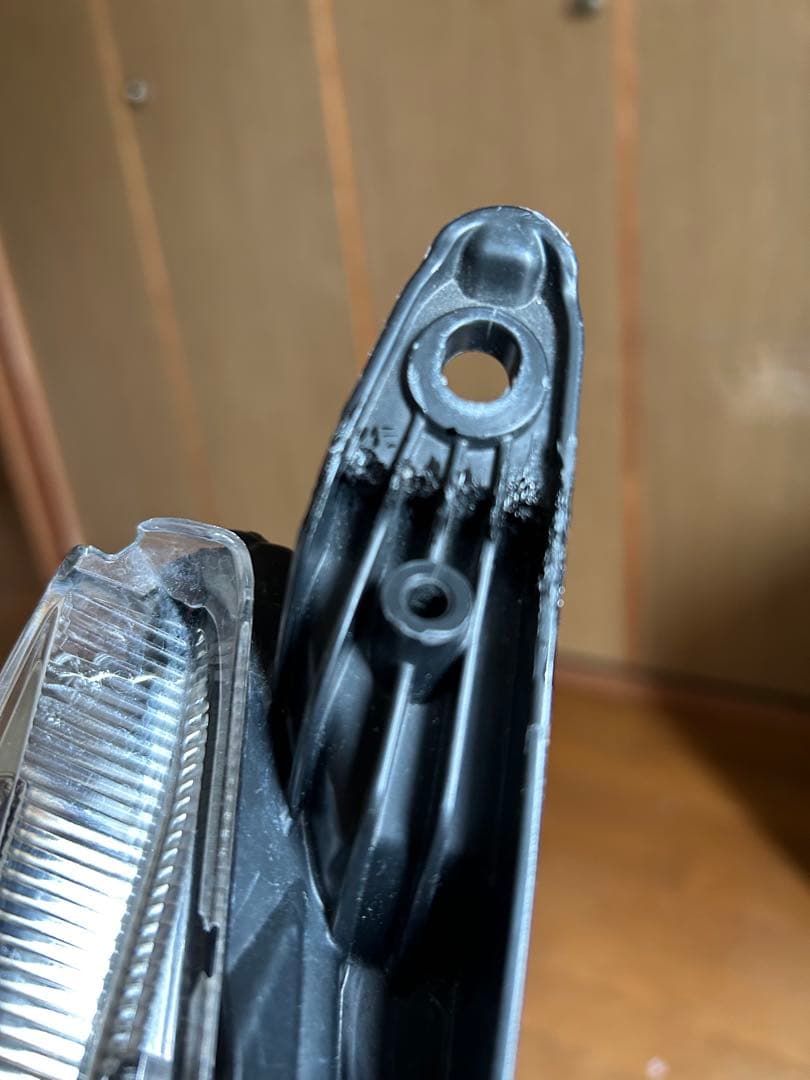 トヨタエスクァイア後期 G I右ヘッドライト　LEDヘッドライト