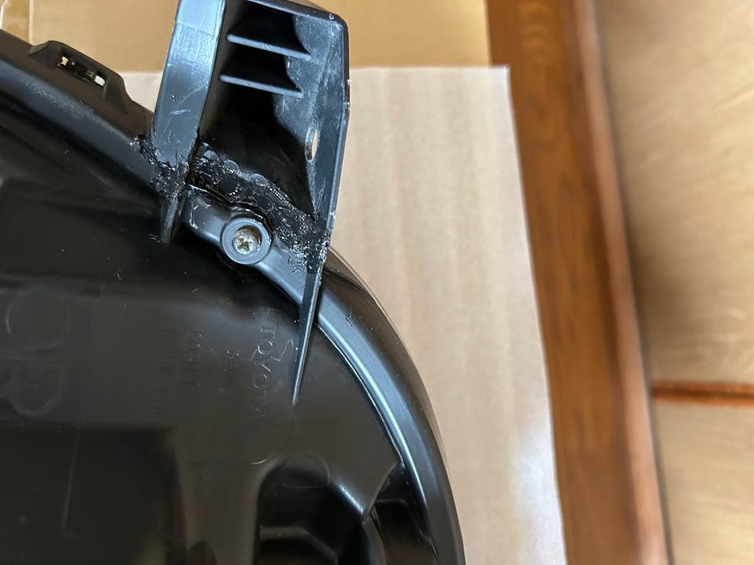 トヨタエスクァイア後期 G I右ヘッドライト　LEDヘッドライト