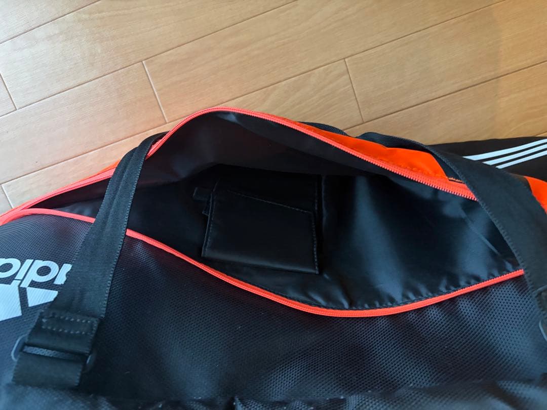 adidas バドミントンバッグ 黒/オレンジ