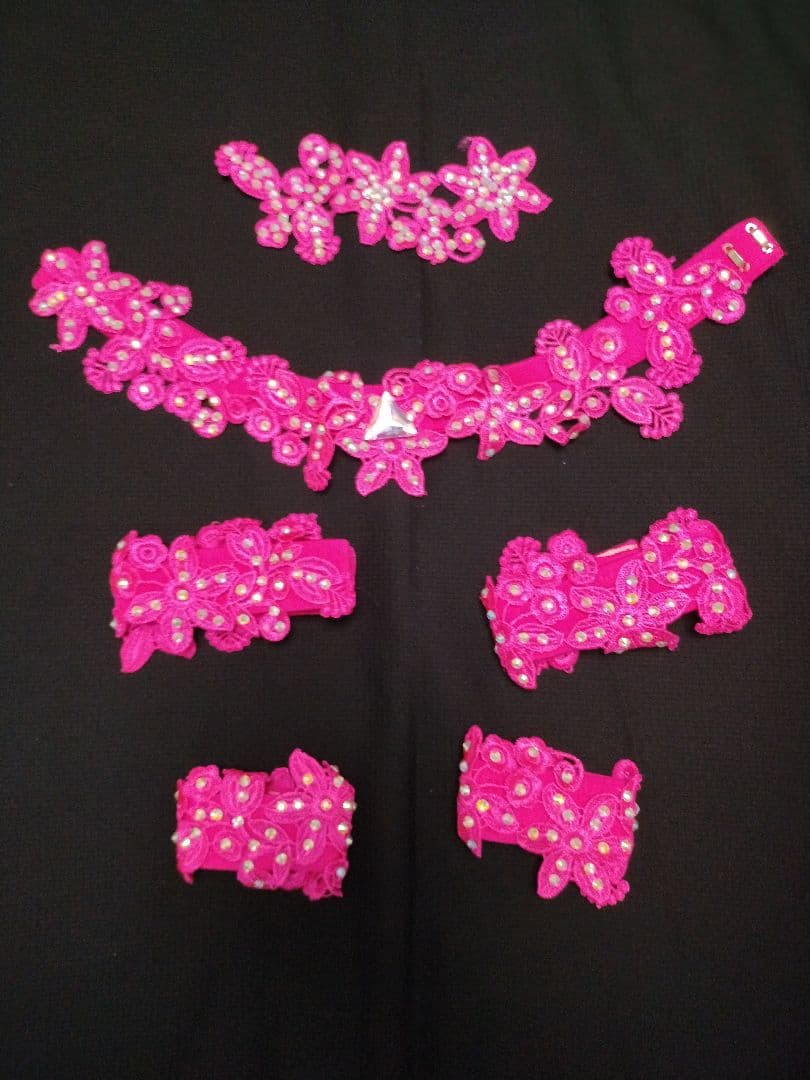 ピンクのラテンドレス 飾り付き 社交ダンス