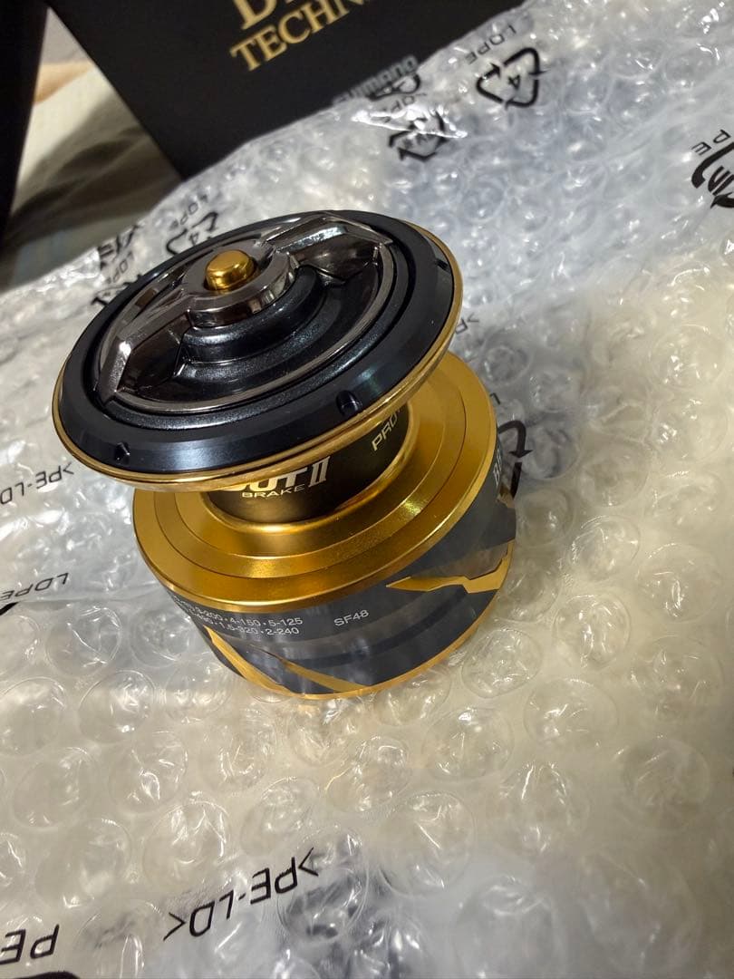 【新品未使用品】BB-X テクニウムC3000DXXG S R替えスプール付き