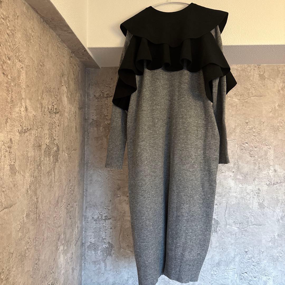 ヘリンドットサイ　ラッフルニットドレス　グレー