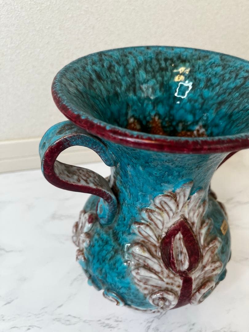 【新品】イタリア製　青と赤の装飾的な陶器花瓶