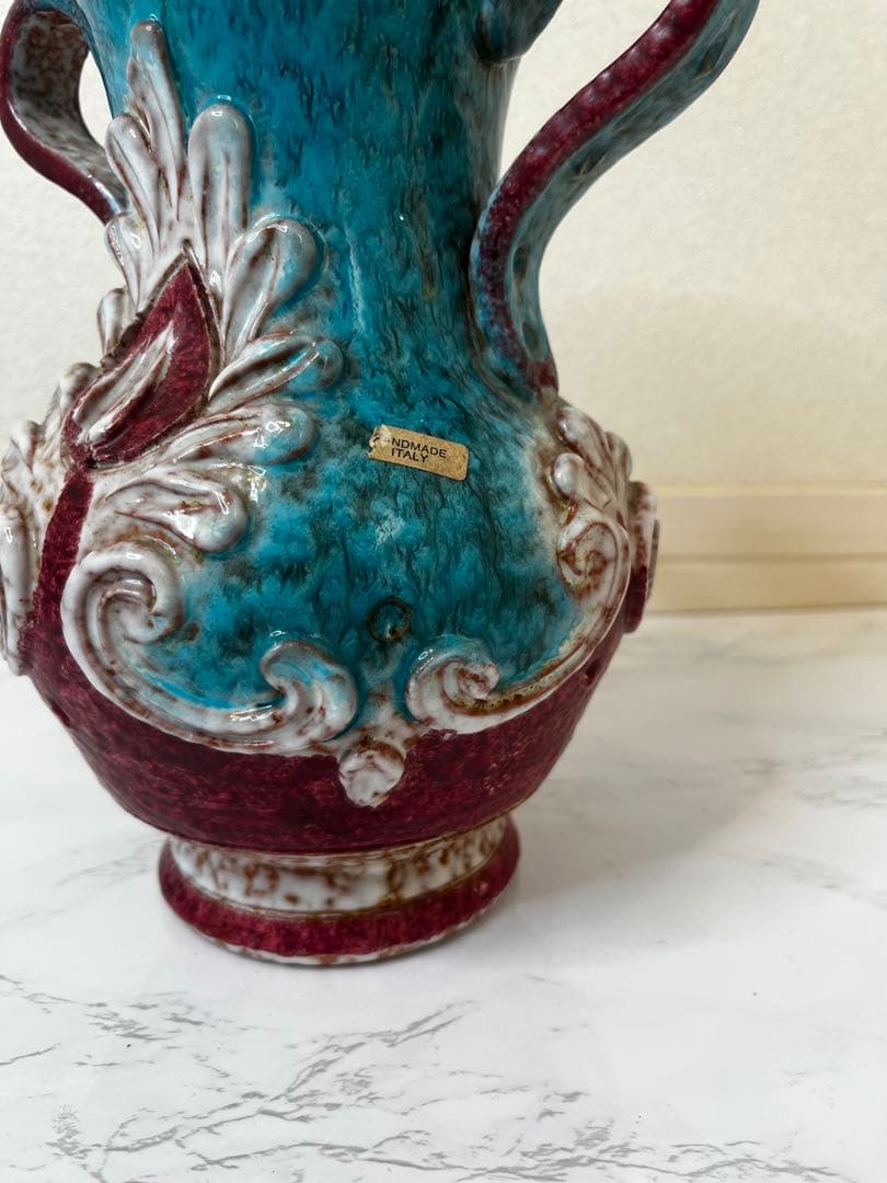 【新品】イタリア製　青と赤の装飾的な陶器花瓶