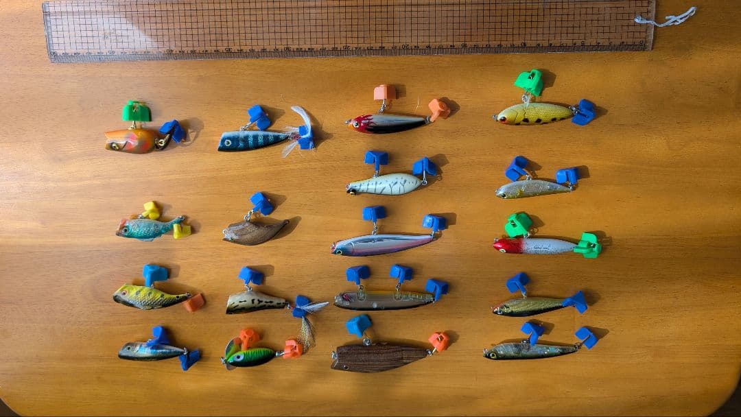 PLANOタックルボックス ＋各種ルアー＋フック、シンカー　バスフィッシング一式