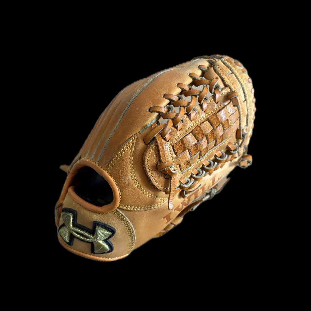 グローブ　軟式　アンダーアーマー