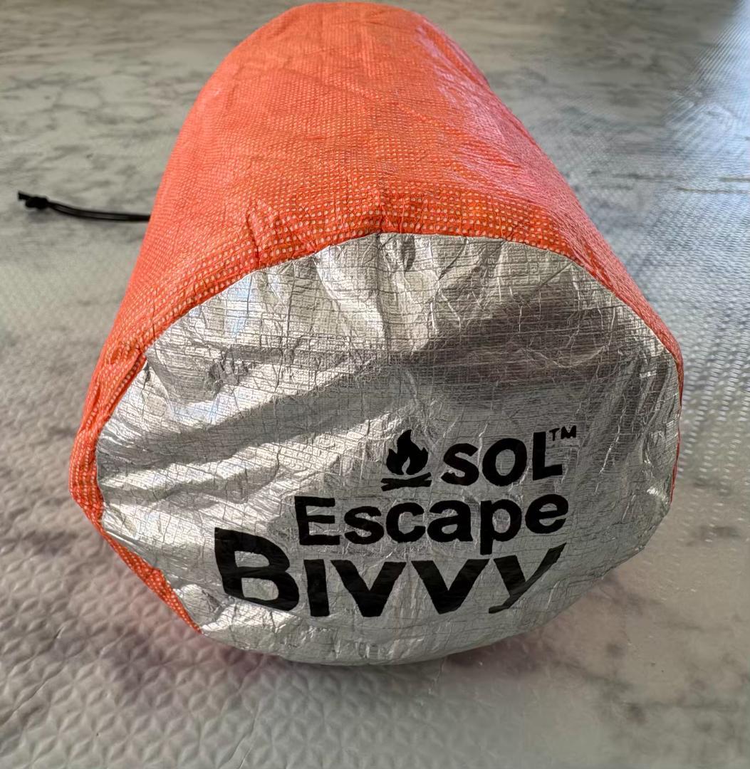 【美品】擦れあり・2025年購入 エスケープ ヴィヴィ SOL シュラフカバー