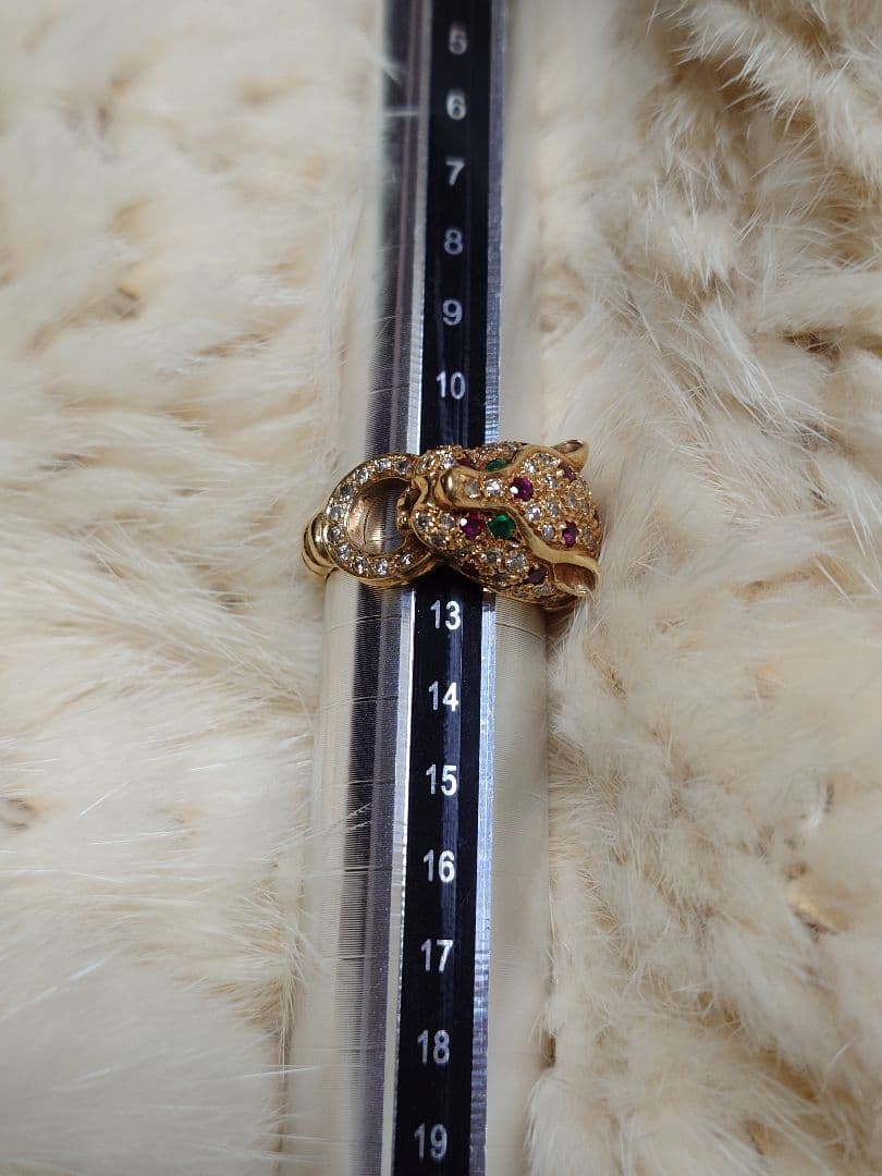 Panther　エメラルド、ルビー、ダイア指輪