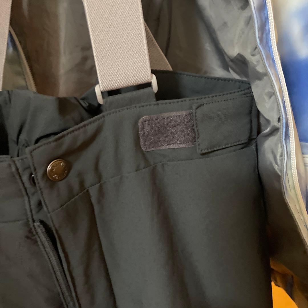 美品　スキーウェア上下セット、スノーブーツ付き22.5㎝