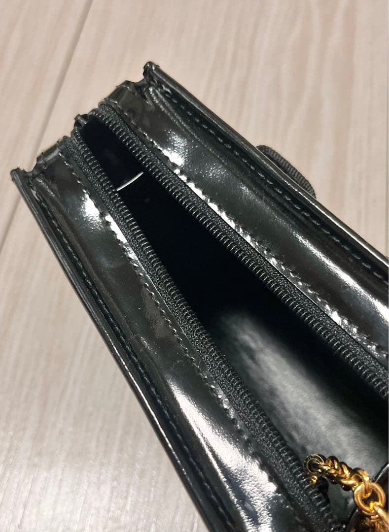 フェラガモ　ヴァラ　ケース　エナメル　黒　キーリング付ポーチ