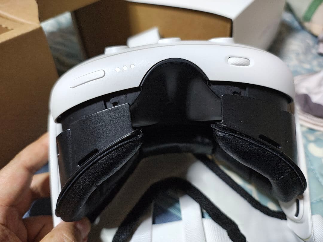 Quest3 128GB バッテリー付きストラップ付属