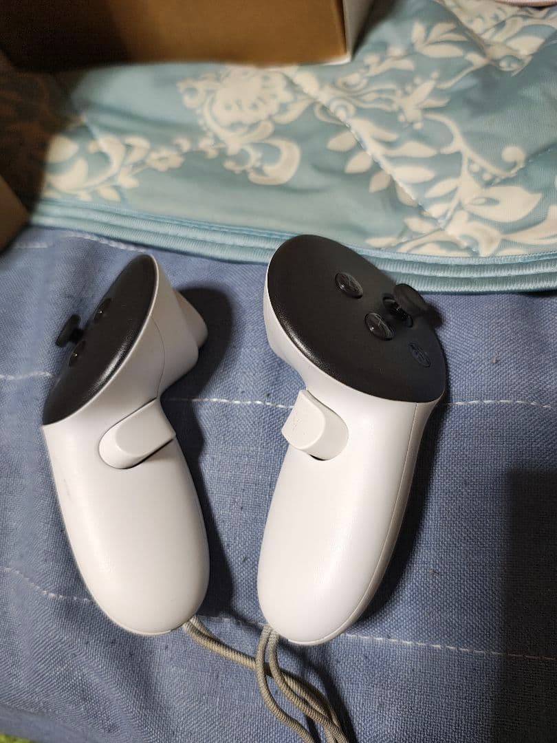 Quest3 128GB バッテリー付きストラップ付属