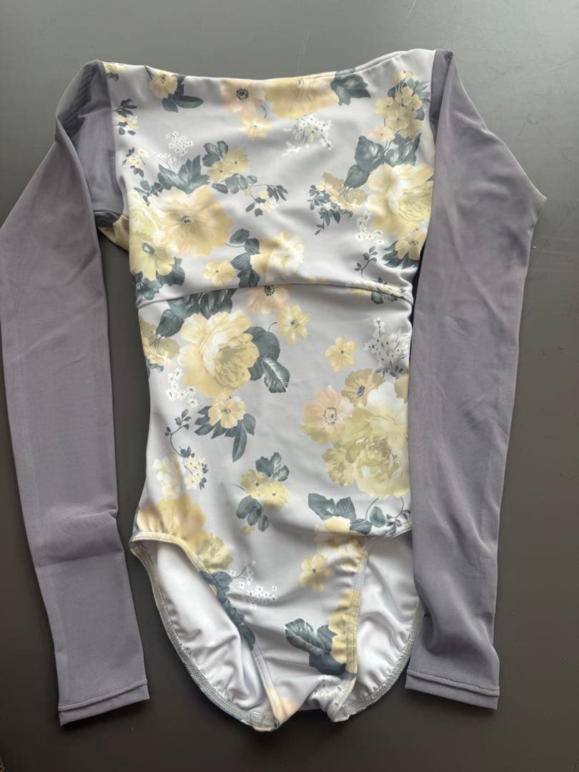 新品　フローラルプリント 長袖オフショルダーレオタード Pサイズ