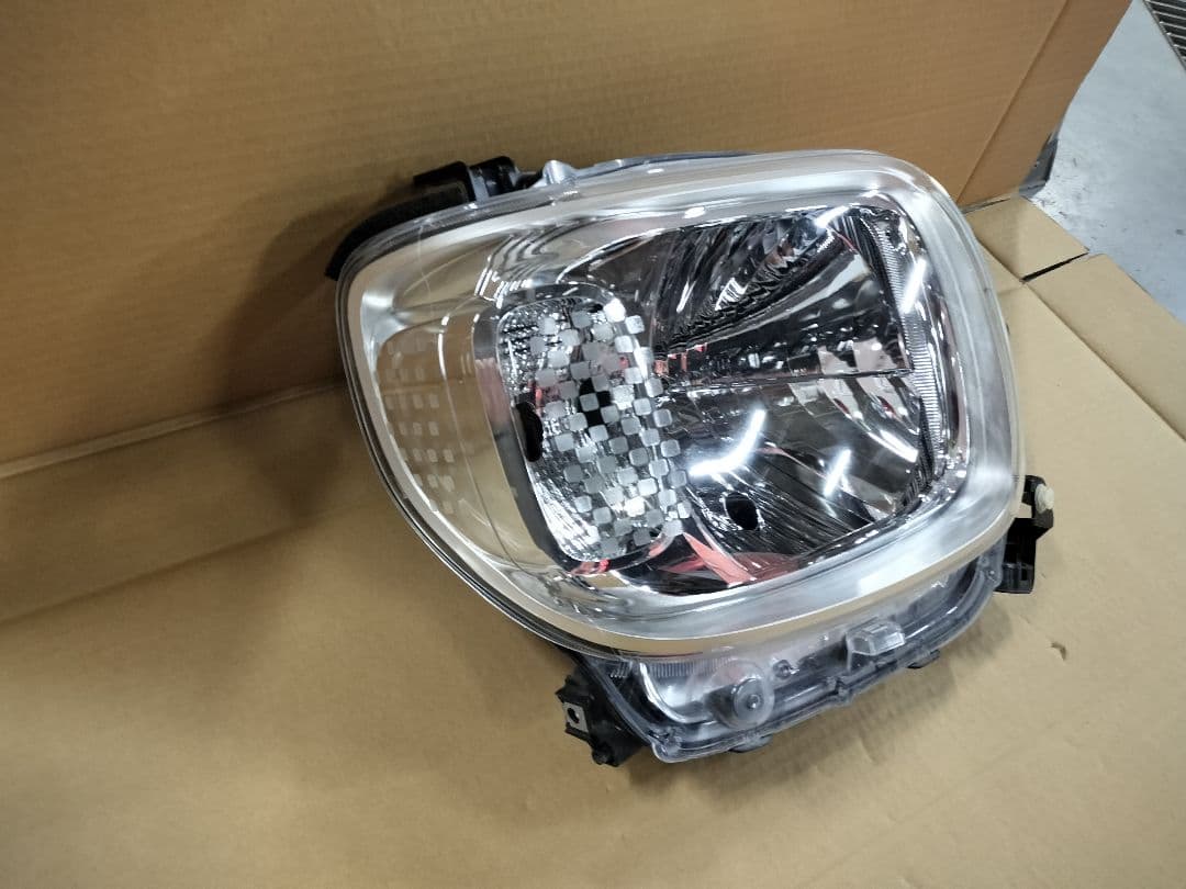 スペーシア MK53S 右ヘッドライト ハロゲン ヘッドランプ