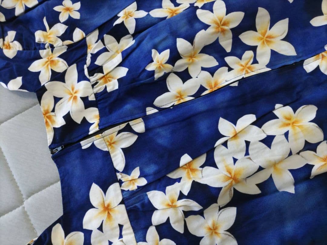  Hawaiian Creations　ムームー　プルメリア