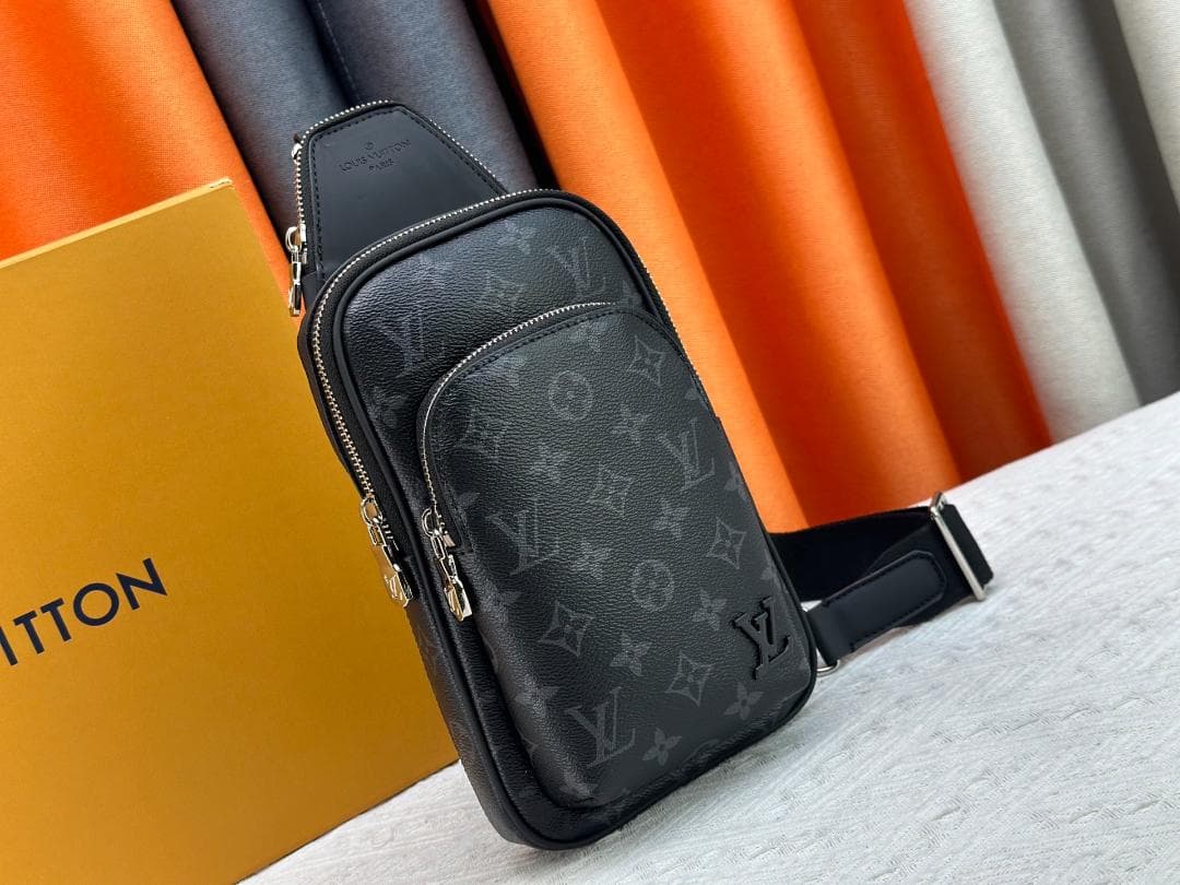 アヴェニュー・スリングバッグ