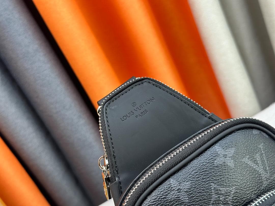 アヴェニュー・スリングバッグ