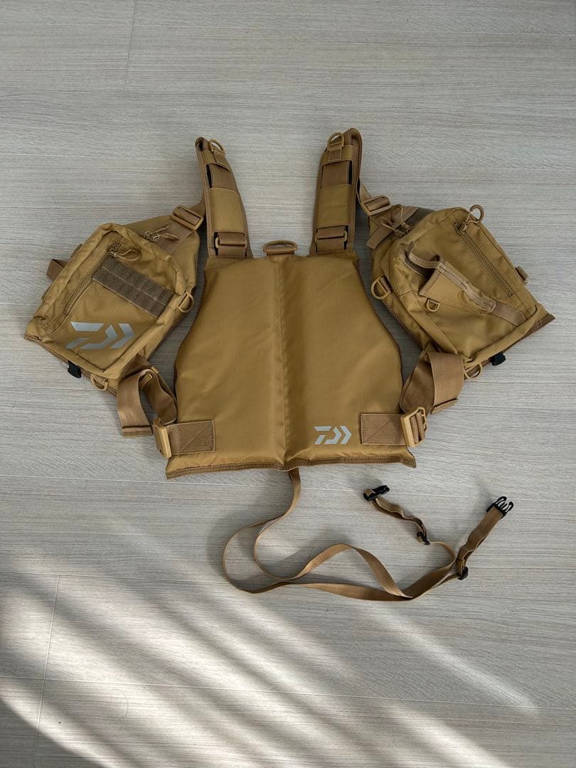 Daiwa フローティングベスト
