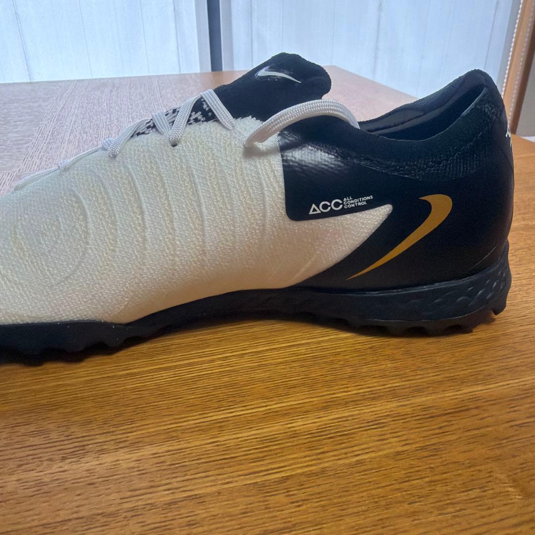 新品ナイキファントムGXⅡPROTF 25.5センチ