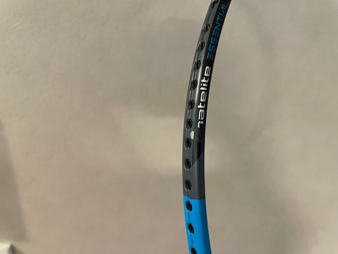 miomioさん専用 バボラ　バドミントンラケット　エッセンシャル　4U5