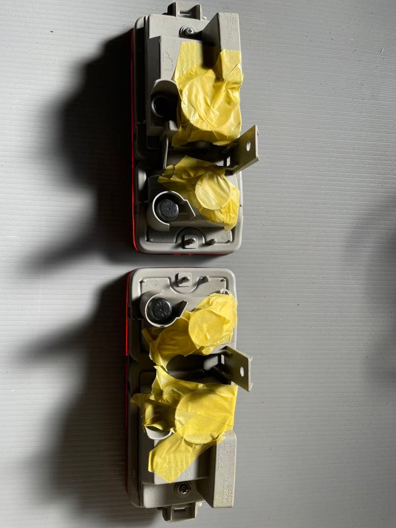 ②ハイゼットトラックテールレンズセット