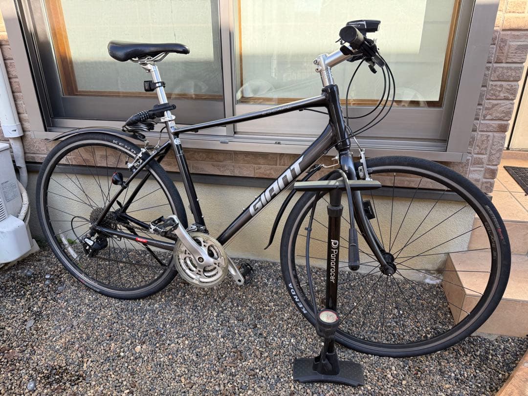GIANT 22ESCAPE R3 ロードバイク ブラック　引取り限定
