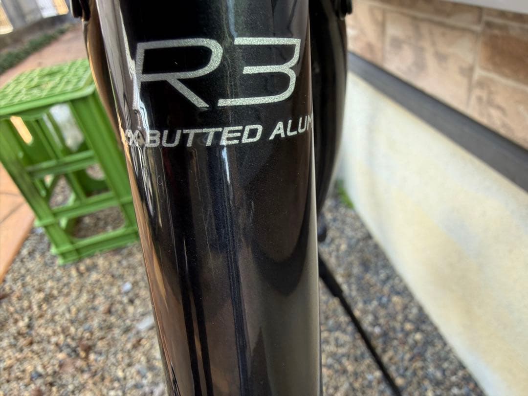 GIANT 22ESCAPE R3 ロードバイク ブラック　引取り限定