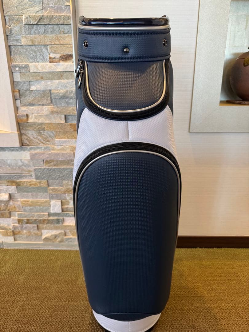 《新品/即日発送/送料無料》ブリヂストン ゴルフキャディバッグ ネイビー 軽量