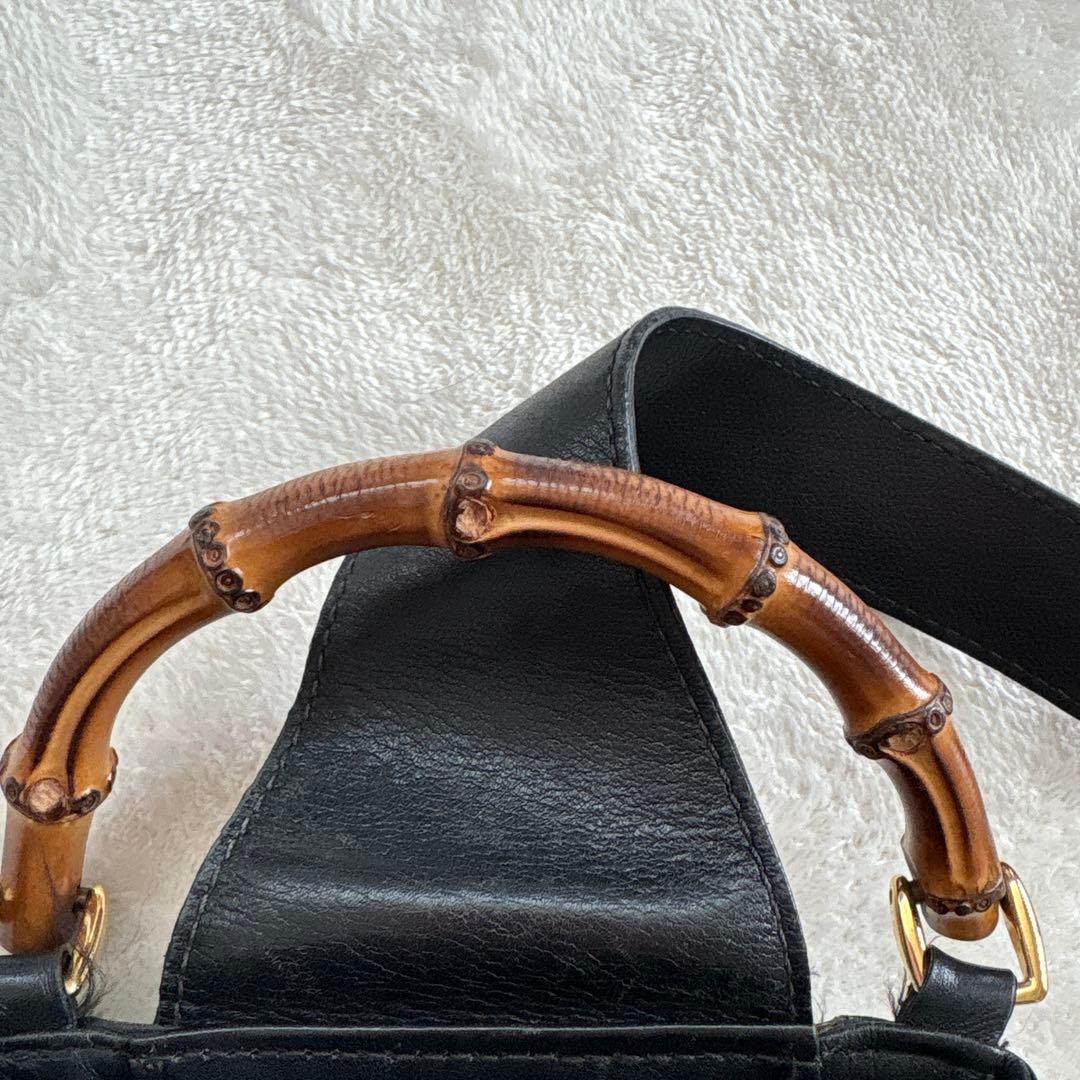 GUCCI ブラックレザーバッグ バンブーハンドル ポーチ付き