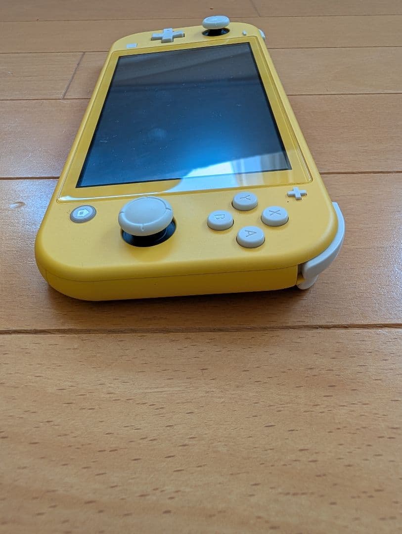 ​【完備品・美品】Nintendo Switch Lite イエロー ケース付