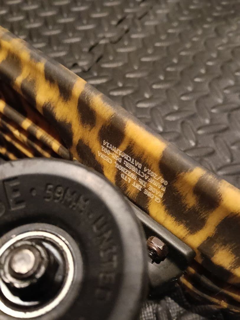 ミニクルーザー　スケボー　レオパード柄　GLOBE