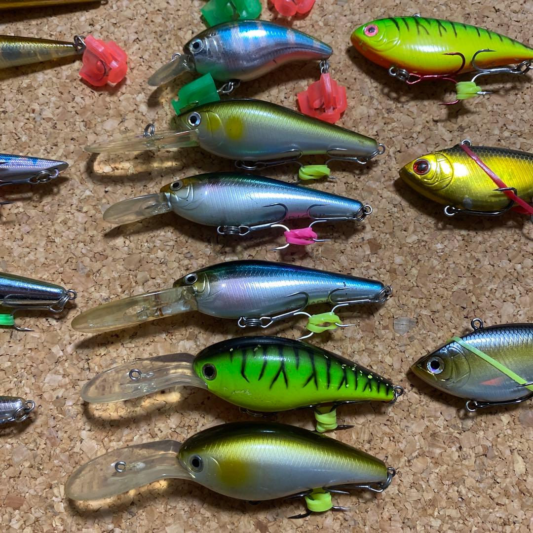 TDルアーまとめ売り　チームダイワ22個タックルボックス付き送料込み