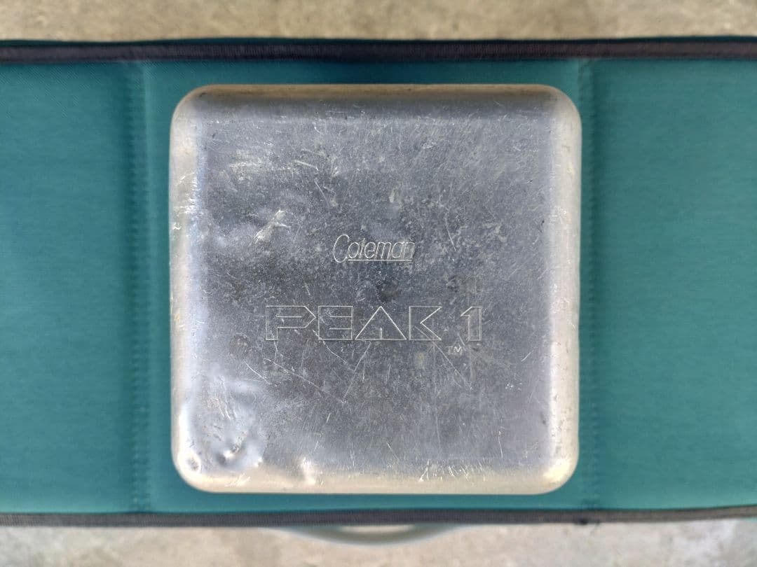 コールマン　PEAK1 ストーブ　576 製 2レバー　1977年製