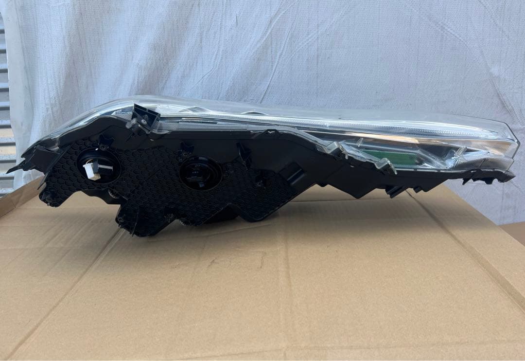 トヨタ ハリアー 後期型 LED ZSU60W ヘッドライト HARRIER