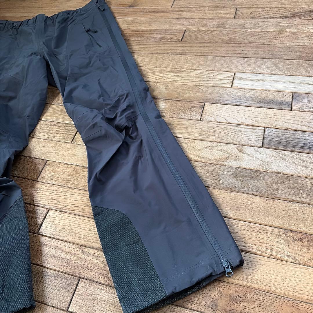 ホグロフス　スノーパンツ　レディースS