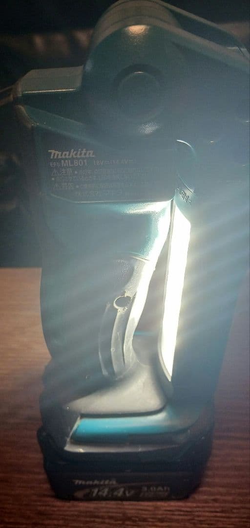 Makita-ML801ライトバッテリ付き