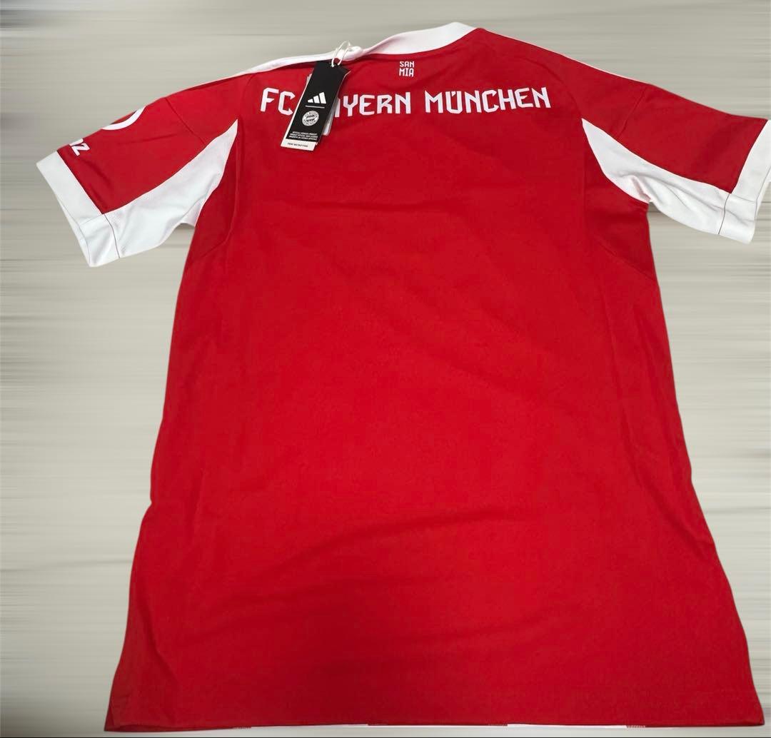 アディダス] adidasFCバイエルン 25/26 ホームユニフォーム 正規品